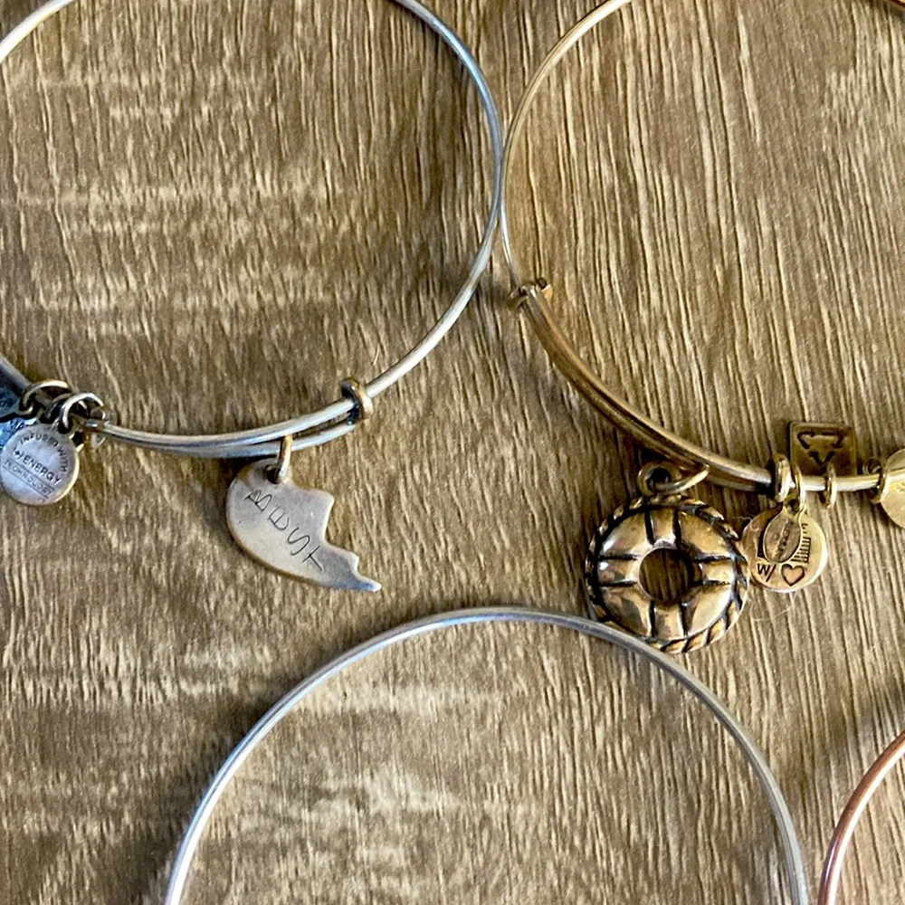 Set Alex and Ani‎ Bracelets Set of 5